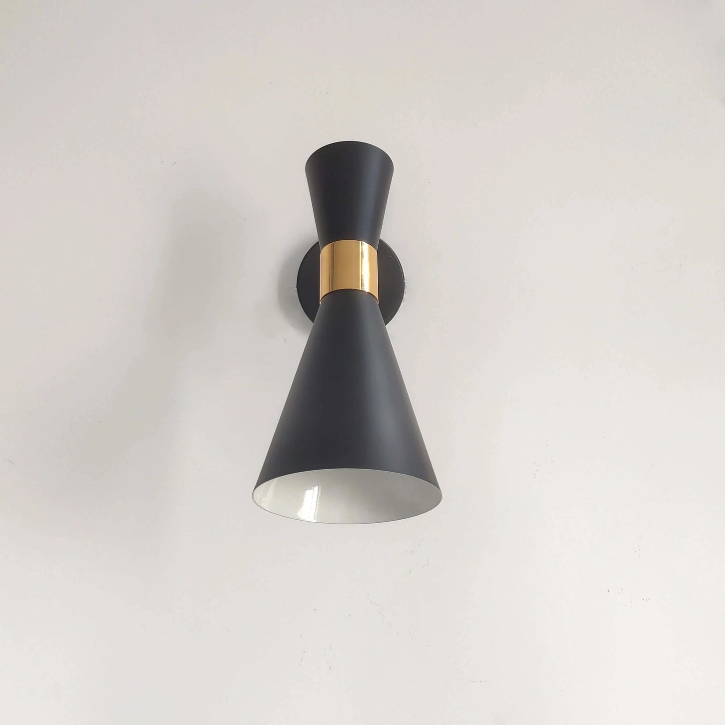 Nordic Postmodern Minimalist Wall Lamp