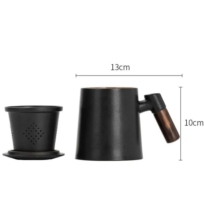 Mugs with Lid, strainer  and wooden handle. A tea pot in a cup!