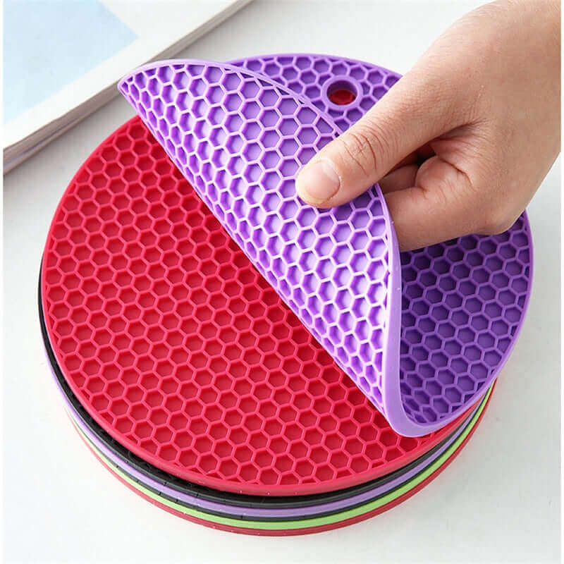 Silicone Trivet designed with a honeycomb placemat pattern
